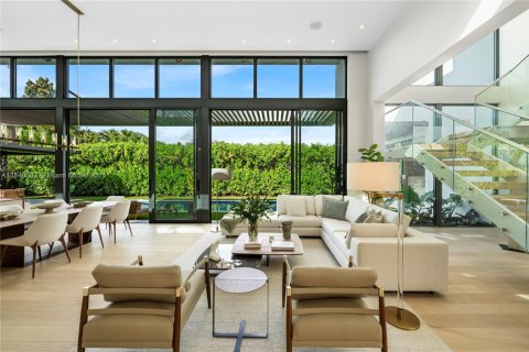 Villa ou maison à vendre à Biscayne Park, Floride: 4 chambres № 1939827 - photo 5