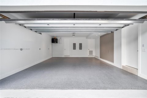 Villa ou maison à vendre à Biscayne Park, Floride: 4 chambres № 1939827 - photo 26