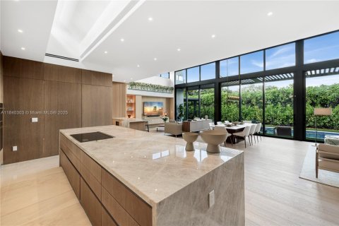 Villa ou maison à vendre à Biscayne Park, Floride: 4 chambres № 1939827 - photo 9