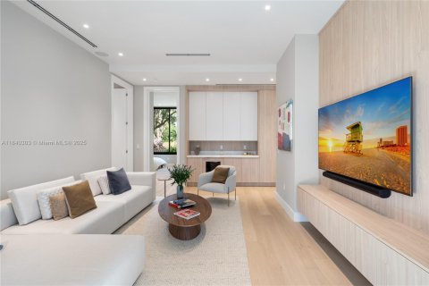 Villa ou maison à vendre à Biscayne Park, Floride: 4 chambres № 1939827 - photo 18