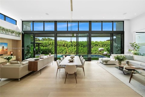 Villa ou maison à vendre à Biscayne Park, Floride: 4 chambres № 1939827 - photo 2