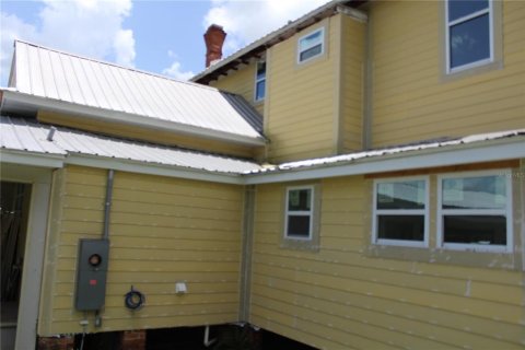 House in Fort Meade, Florida 5 bedrooms, 283.91 sq.m. № 1786321 - photo 6