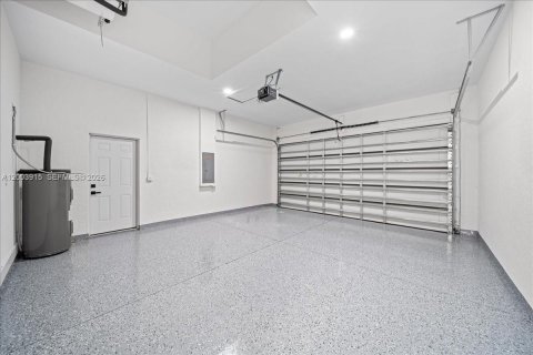 House in Cape Coral, Florida 4 bedrooms, 171.13 sq.m. № 2069359 - photo 27