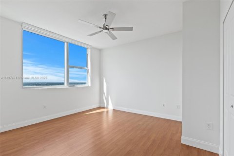 Condominio en venta en Sunrise, Florida, 3 dormitorios, 143.63 m2 № 1821882 - foto 15