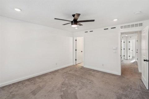 Townhouse in Winter Garden, Florida 3 bedrooms, 147.16 sq.m. № 1914314 - photo 10