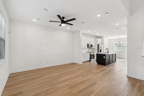 Townhouse in Winter Garden, Florida 3 bedrooms, 147.16 sq.m. № 1914314 - photo 6