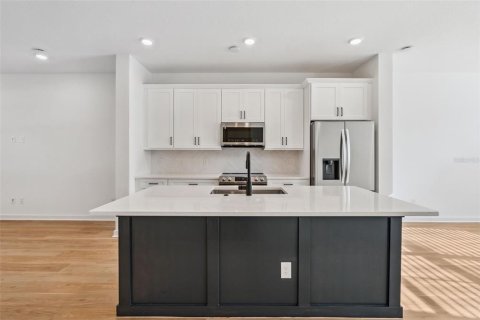 Townhouse in Winter Garden, Florida 3 bedrooms, 147.16 sq.m. № 1914314 - photo 4