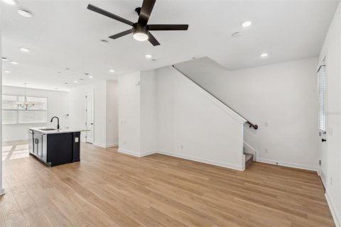 Townhouse in Winter Garden, Florida 3 bedrooms, 147.16 sq.m. № 1914314 - photo 5