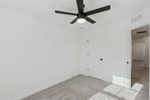 Townhouse in Winter Garden, Florida 3 bedrooms, 147.16 sq.m. № 1914314 - photo 16