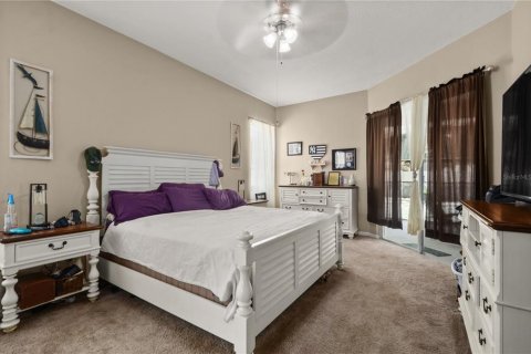 House in Orlando, Florida 4 bedrooms, 239.78 sq.m. № 1883500 - photo 15