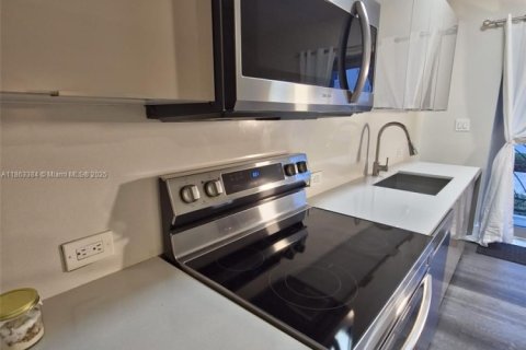 Copropriété à louer à Miami Beach, Floride: 1 chambre, 60.48 m2 № 1961639 - photo 19