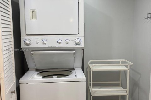 Copropriété à louer à Miami Beach, Floride: 1 chambre, 60.48 m2 № 1961639 - photo 5