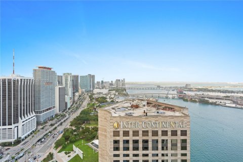 Condo in Miami, Florida, 1 bedroom  № 1499620 - photo 15