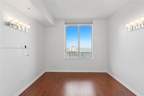 Condo in Miami, Florida, 1 bedroom  № 1499620 - photo 30