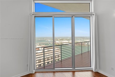 Condo in Miami, Florida, 1 bedroom  № 1499620 - photo 10