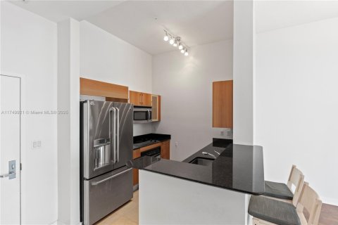 Condo in Miami, Florida, 1 bedroom  № 1499620 - photo 24