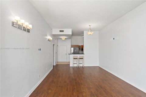 Condo in Miami, Florida, 1 bedroom  № 1499620 - photo 20