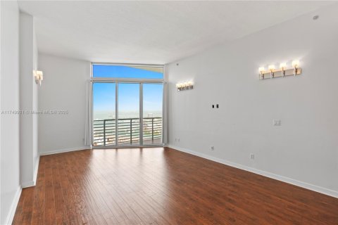 Condo in Miami, Florida, 1 bedroom  № 1499620 - photo 8