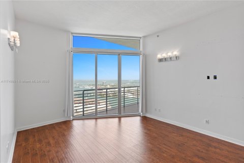 Condo in Miami, Florida, 1 bedroom  № 1499620 - photo 9