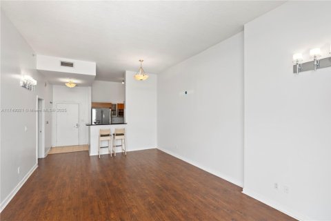 Condo in Miami, Florida, 1 bedroom  № 1499620 - photo 22