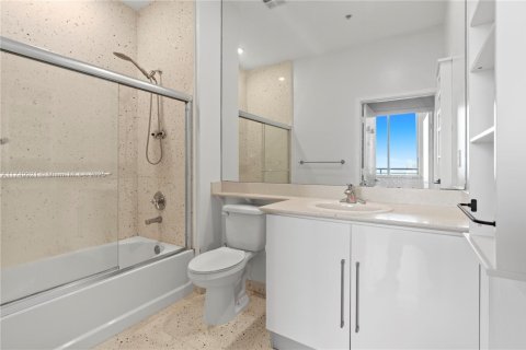 Condo in Miami, Florida, 1 bedroom  № 1499620 - photo 29