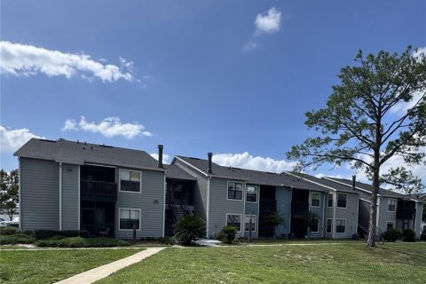 Condo in Casselberry, Florida, 1 bedroom № 2371645 - photo 29