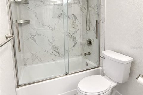Condo in Casselberry, Florida, 1 bedroom № 2371645 - photo 18