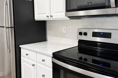 Condo in Casselberry, Florida, 1 bedroom № 2371645 - photo 8