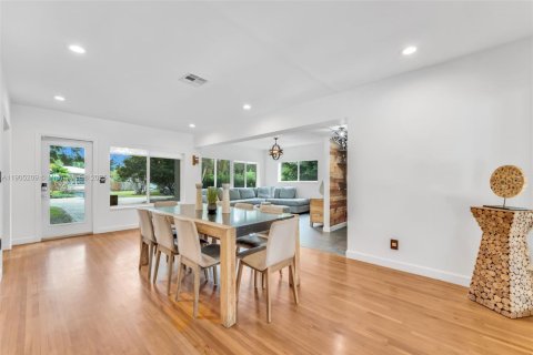 Casa en venta en Biscayne Park, Florida, 4 dormitorios, 218.13 m2 № 1969012 - foto 12