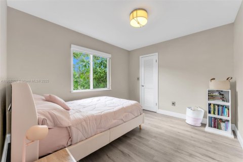 Casa en venta en Biscayne Park, Florida, 4 dormitorios, 218.13 m2 № 1969012 - foto 22