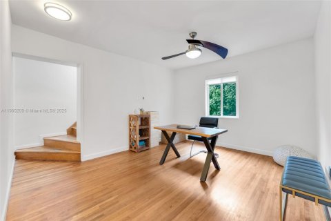 Casa en venta en Biscayne Park, Florida, 4 dormitorios, 218.13 m2 № 1969012 - foto 28