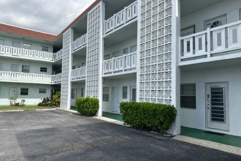 Condo in Lauderhill, Florida, 2 bedrooms  № 2083772