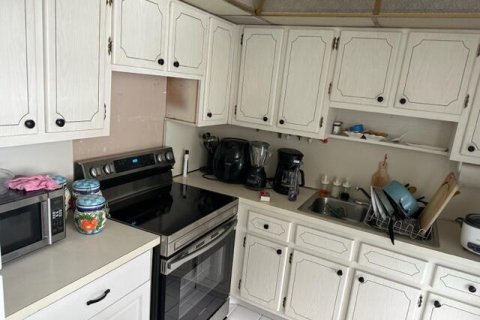 Condo in Lauderhill, Florida, 2 bedrooms  № 2083772 - photo 19