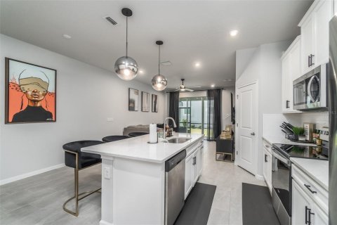 Touwnhouse à vendre à Odessa, Floride: 3 chambres, 159.42 m2 № 2210528 - photo 9