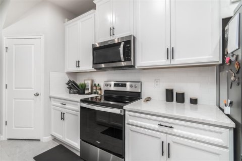 Touwnhouse à vendre à Odessa, Floride: 3 chambres, 159.42 m2 № 2210528 - photo 8