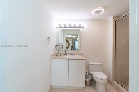 Condo in Sunny Isles Beach, Florida, 3 bedrooms  № 1889848 - photo 30