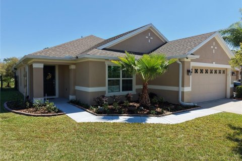 House in Orlando, Florida 5 bedrooms, 175.96 sq.m. № 2234573