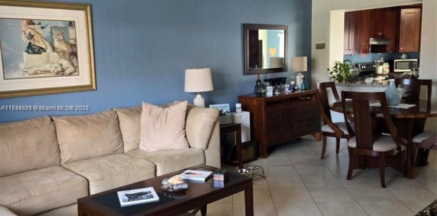 Condominio en Hialeah, Florida, 2 dormitorios № 1859831
