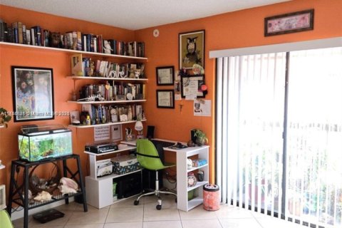 Condominio en venta en Hialeah, Florida, 2 dormitorios, 98.1 m2 № 1859831 - foto 8