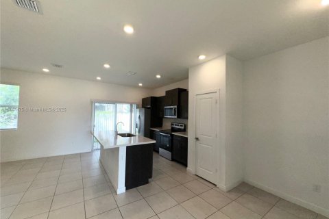 Townhouse in Homestead, Florida 3 bedrooms, 159.05 sq.m. № 2261597 - photo 20