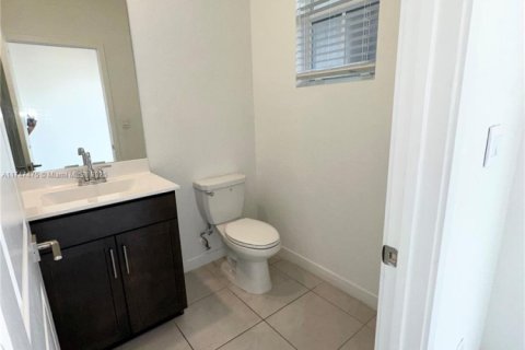 Townhouse in Homestead, Florida 3 bedrooms, 159.05 sq.m. № 2261597 - photo 22
