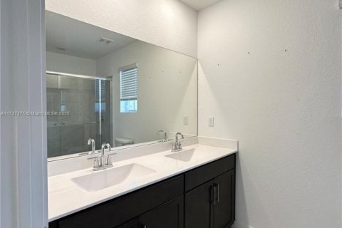 Townhouse in Homestead, Florida 3 bedrooms, 159.05 sq.m. № 2261597 - photo 16