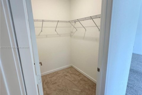 Townhouse in Homestead, Florida 3 bedrooms, 159.05 sq.m. № 2261597 - photo 26