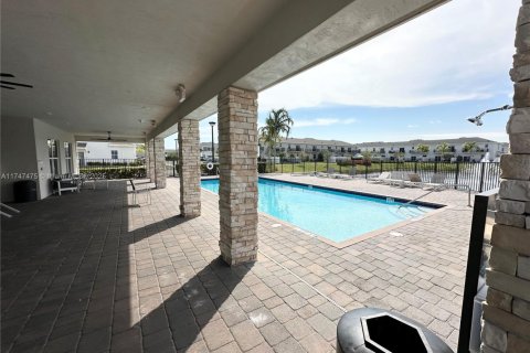 Townhouse in Homestead, Florida 3 bedrooms, 159.05 sq.m. № 2261597 - photo 7