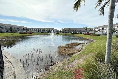 Townhouse in Homestead, Florida 3 bedrooms, 159.05 sq.m. № 2261597 - photo 5
