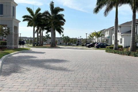 Townhouse in Homestead, Florida 3 bedrooms, 159.05 sq.m. № 2261597 - photo 4