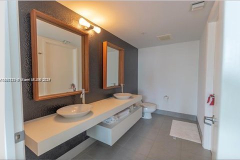 Condominio en venta en Miami, Florida, 2 dormitorios, 103.12 m2 № 1860854 - foto 14