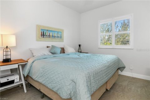 House in Cape Coral, Florida 3 bedrooms, 165.46 sq.m. № 2396053 - photo 23
