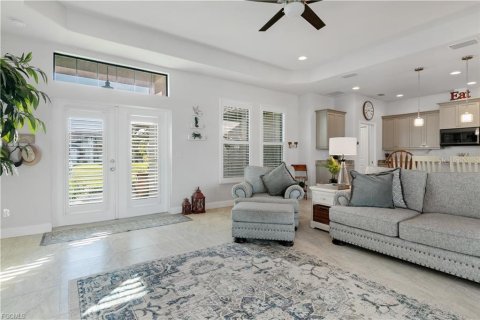 House in Cape Coral, Florida 3 bedrooms, 165.46 sq.m. № 2396053 - photo 9