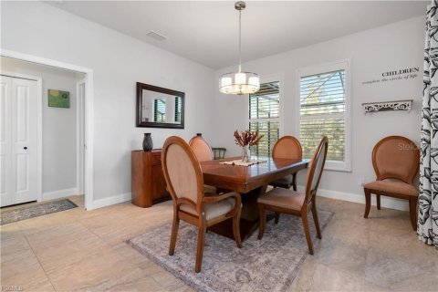 House in Cape Coral, Florida 3 bedrooms, 165.46 sq.m. № 2396053 - photo 17